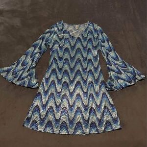 Plus Size Women’s Super Sparkly Long Bell-Bottom Sleeves Disco Costume Dress